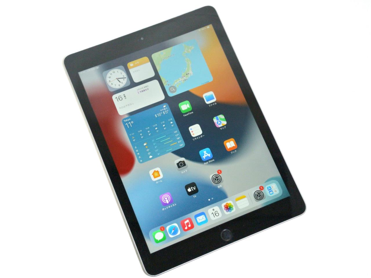 iPad 第 6 世代 (9.7インチ) 128GB WiFi モデル 【大特価!!】 - iPad本体